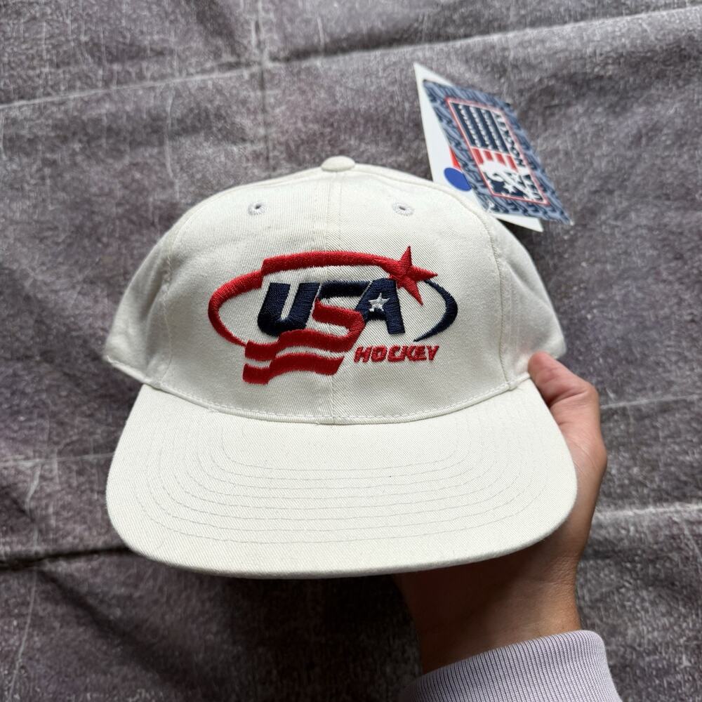 NWT Men's Vintage 90s Sports Specialties Team USA Hockey White Strapback Hat Cap